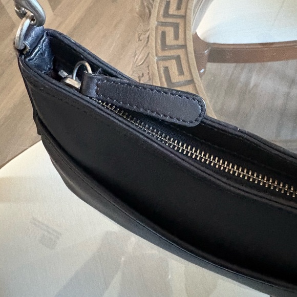 🖤🖤VINTAGE COACH BLACK GLOVE LEATHER LEGACY DEMI HOBO BAG!🖤🖤 - Picture 3 of 9